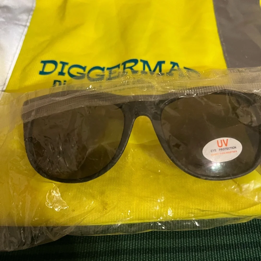 Black Sunglasses with UV Protection